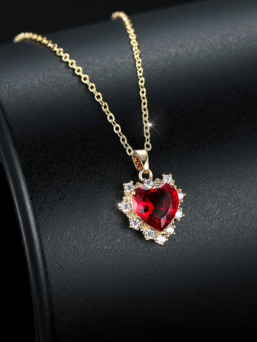 Royal Red Heart Sparkling Gold Necklace