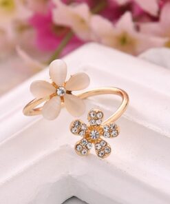 Adjustable Sparkling Floral Ring